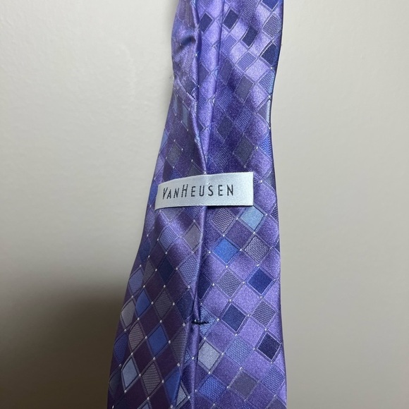 Van Heusen Purple Silk Tie - Picture 3 of 4